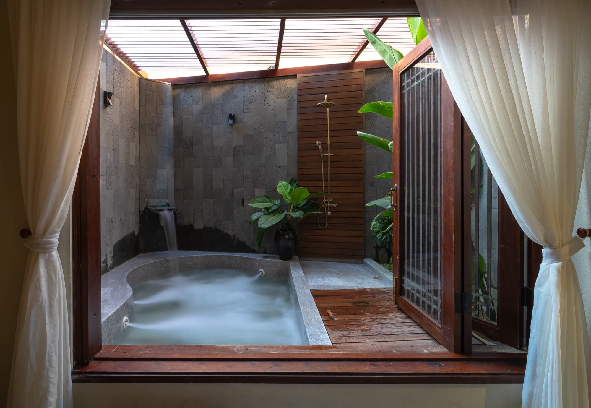 Vietnamese Herbal Bath